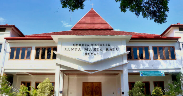 Paroki Santa Maria Ratu Bayat